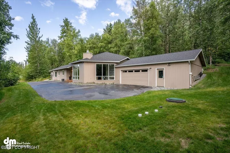 22637 Eagle Glacier LOOP, Eagle River, AK 99577