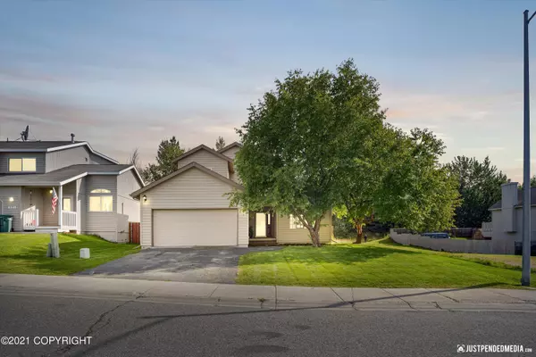 8151 Berry Patch DR, Anchorage, AK 99502