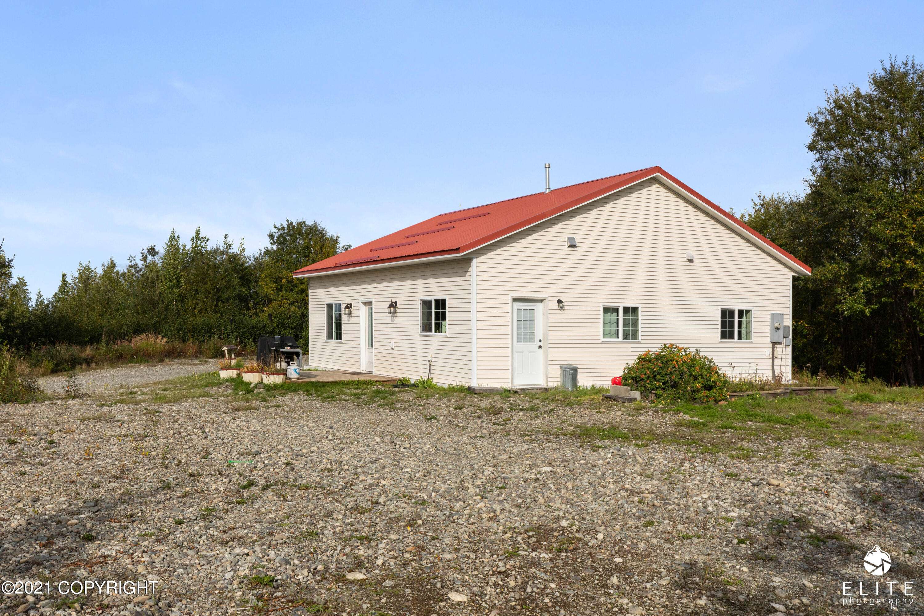 19586 W Lakes BLVD, Big Lake, AK 99652