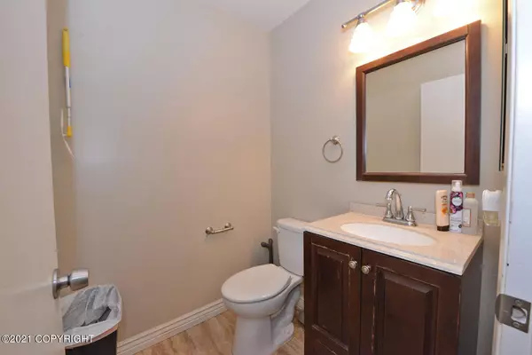 Anchorage, AK 99502,3421 North Shore DR