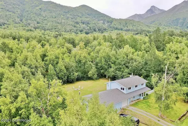 17555 Smith RD, Palmer, AK 99645