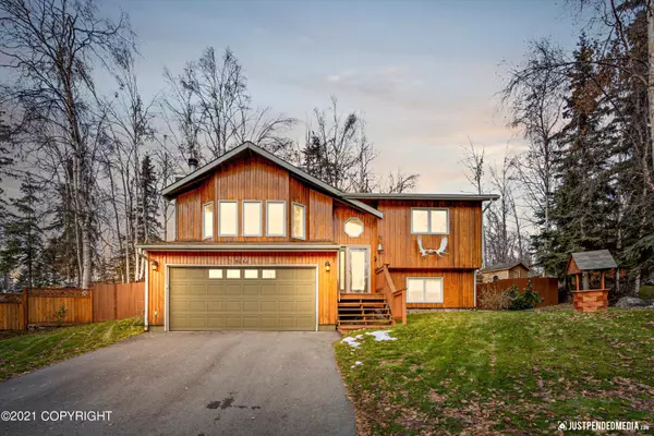 9632 Nizki CIR, Eagle River, AK 99577