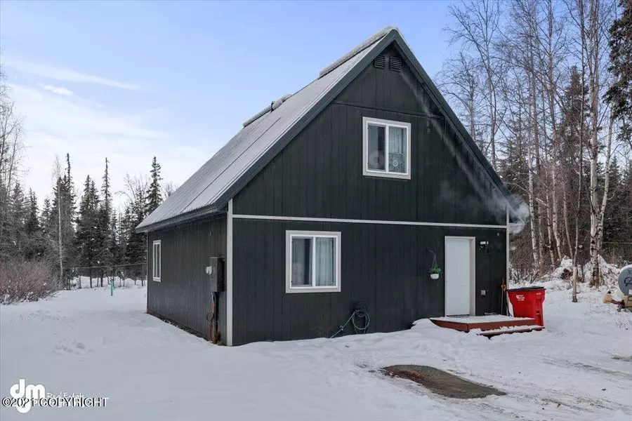 6736 S Hallie DR, Wasilla, AK 99623