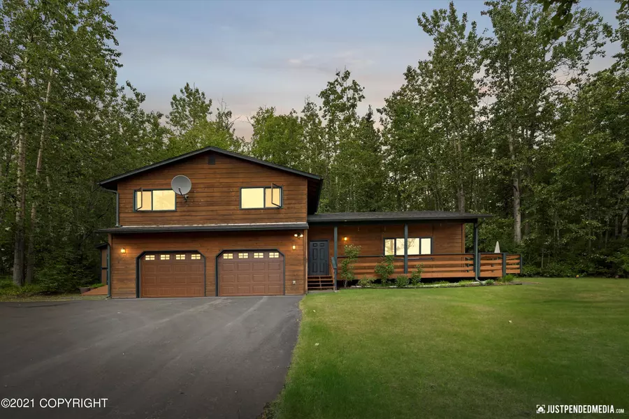 4451 E Highline LN, Wasilla, AK 99654