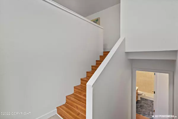 Anchorage, AK 99516,11721 Paddock LN