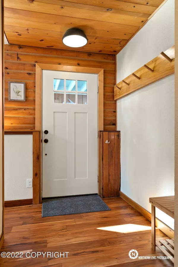 Anchorage, AK 99516,15815 Alta CT