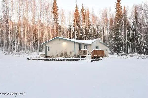 654 Wagner LN, Fairbanks, AK 99701