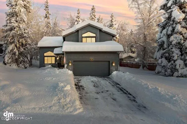 10911 Kichatna CIR, Eagle River, AK 99577