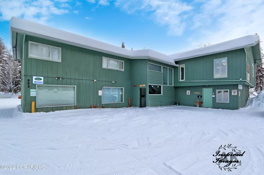 565 University AVE, Fairbanks, AK 99709