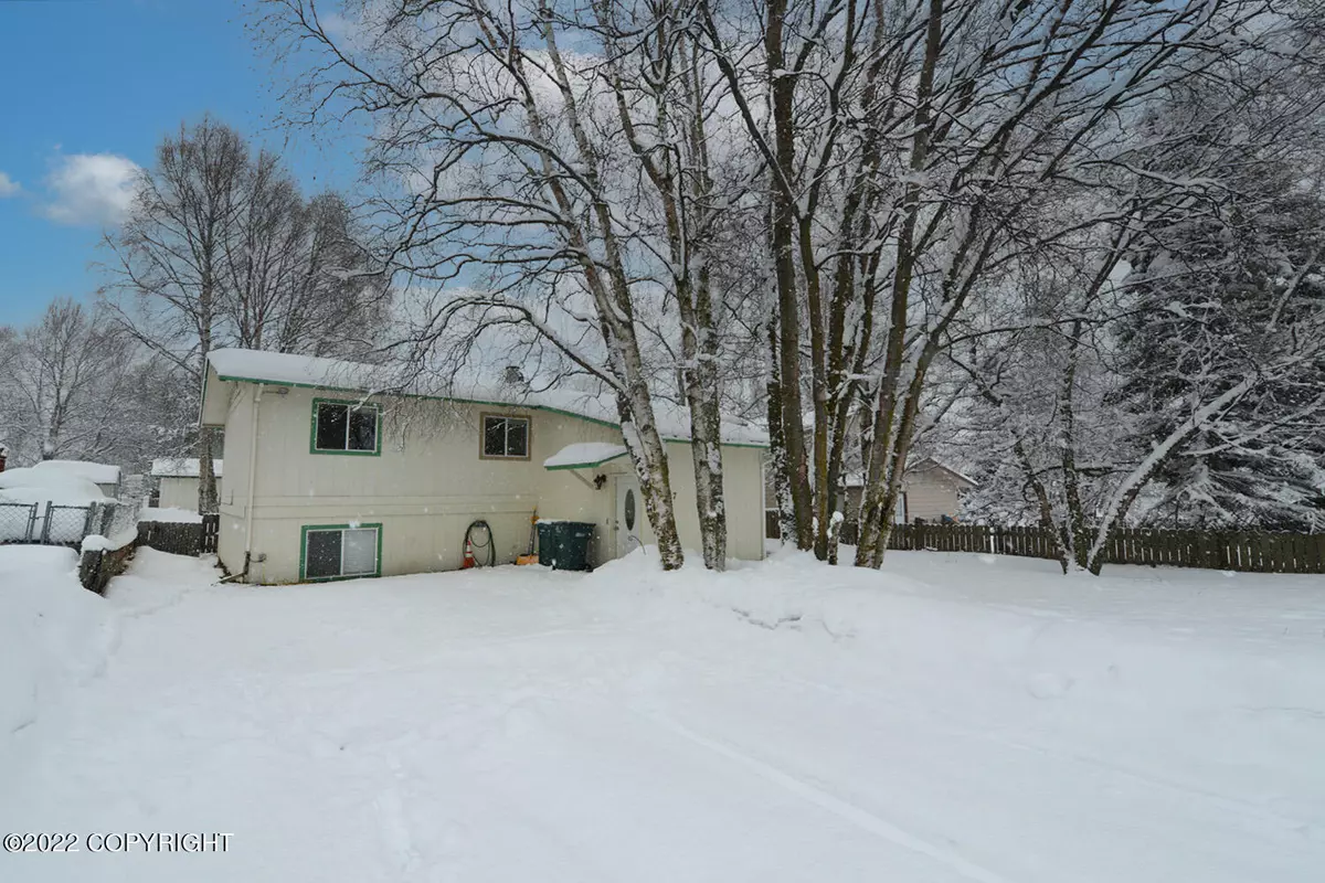 Anchorage, AK 99502,8337 Loganberry ST