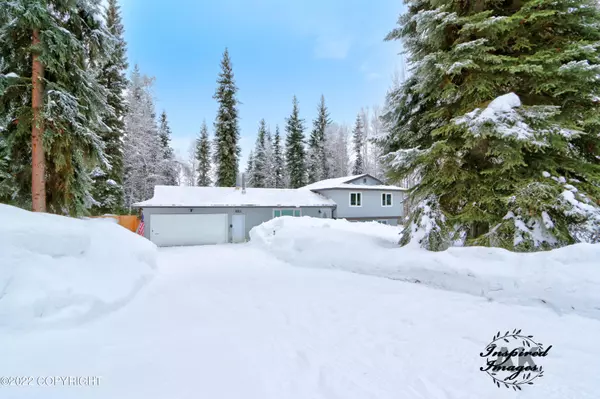 883 Ridge Loop RD, North Pole, AK 99705