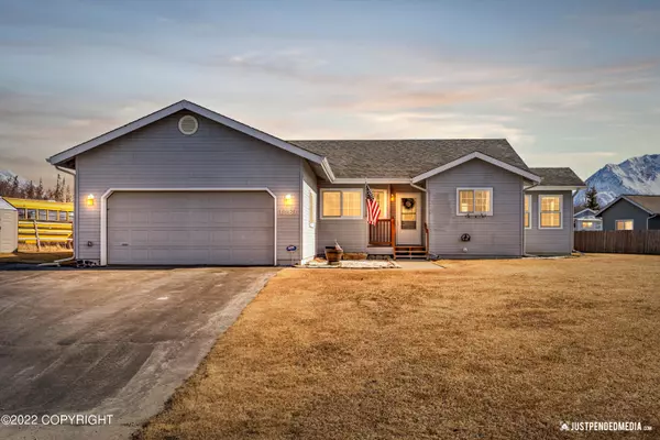 13060 E King Mountain LN, Palmer, AK 99645