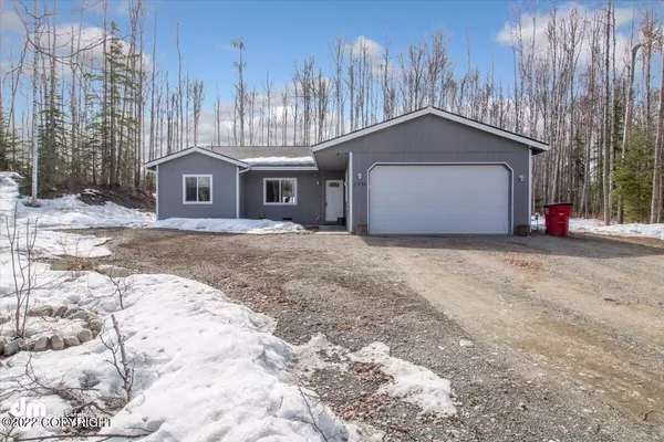 2390 N Meadow Lakes DR, Wasilla, AK 99623