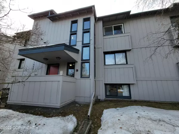 1660 Eastridge DR #102, Anchorage, AK 99501