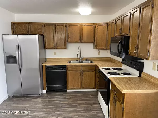 Anchorage, AK 99508,2212 Glacier ST #202