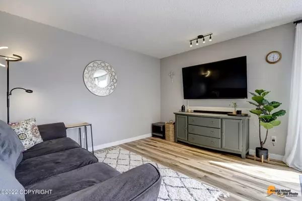 Anchorage, AK 99504,1413 Early View DR #6