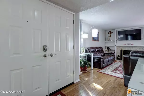 Anchorage, AK 99502,3655 Alamosa DR