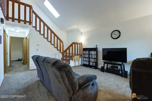 Anchorage, AK 99502,3970 Lakeridge CT