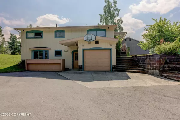 607 Donna DR, Anchorage, AK 99504
