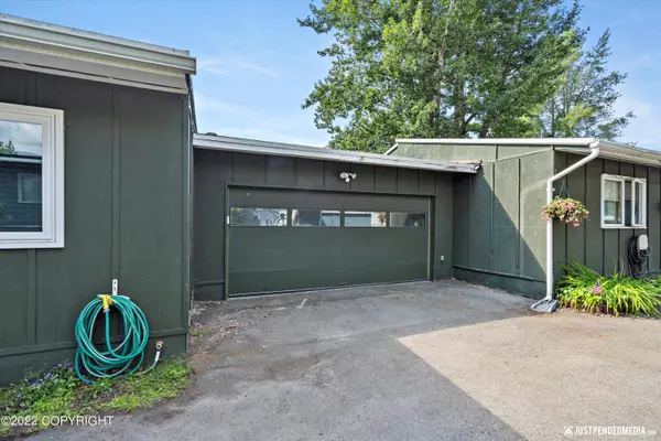 Anchorage, AK 99504,8141 E 6th AVE