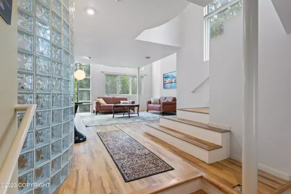 Anchorage, AK 99518,7929 Highlander DR