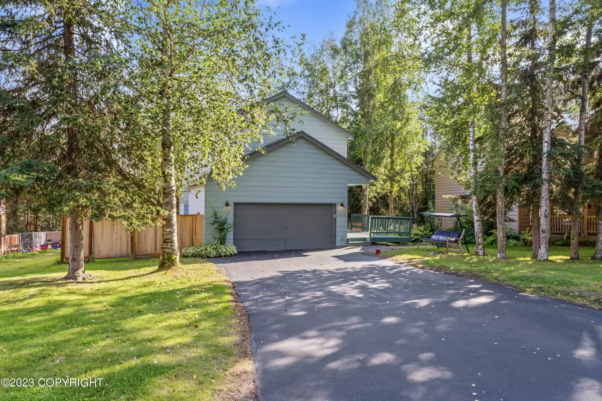 Anchorage, AK 99518,7929 Highlander DR