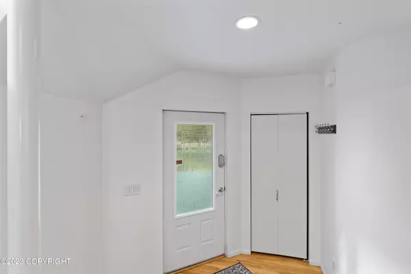 Anchorage, AK 99518,7929 Highlander DR