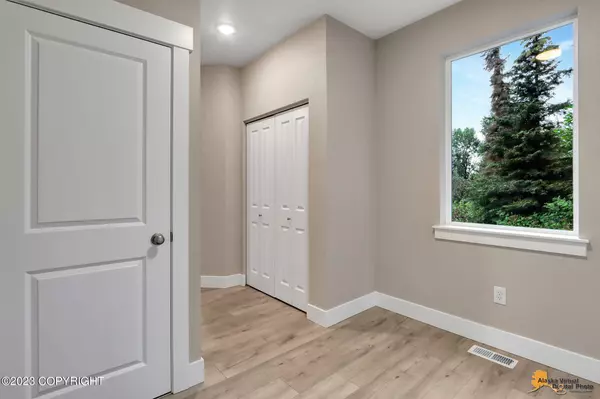 Anchorage, AK 99507,11490 Hillside DR