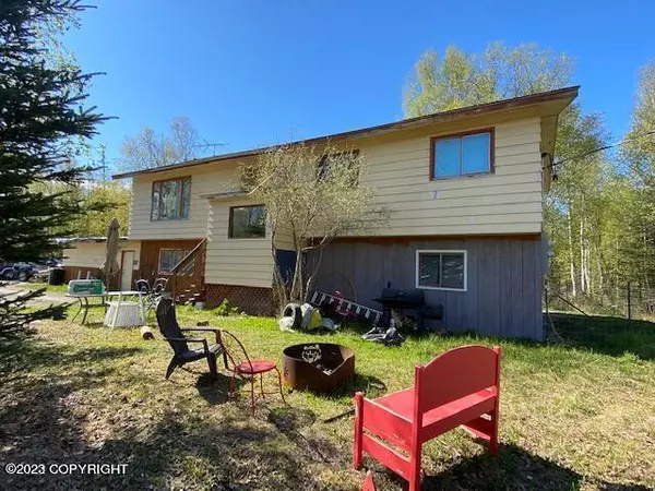 2421 E Polar Bear DR, Wasilla, AK 99654