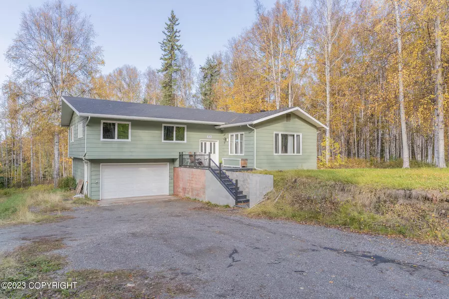 174 Crest DR, Fairbanks, AK 99712