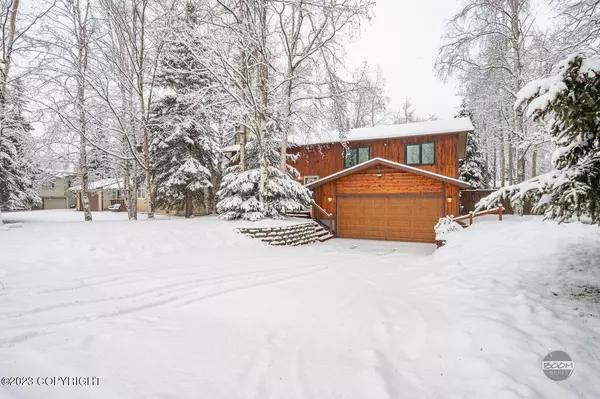 9920 Annette CIR, Eagle River, AK 99577