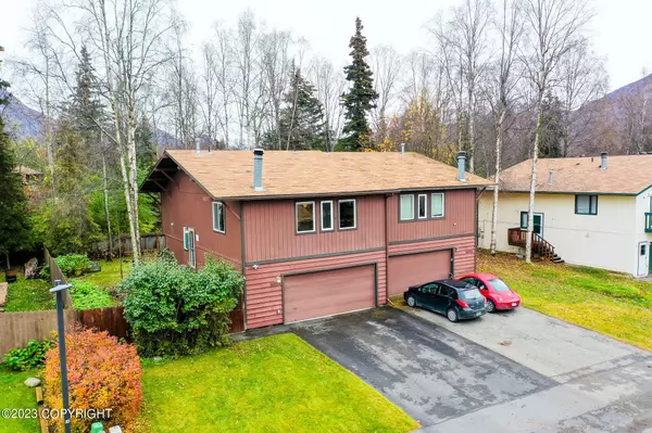 18739 N Lowrie LOOP, Eagle River, AK 99577