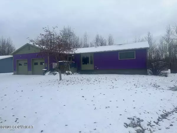 725 Violet CIR, Palmer, AK 99645