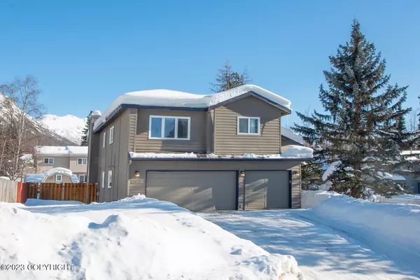 10911 Kaskanak DR, Eagle River, AK 99577