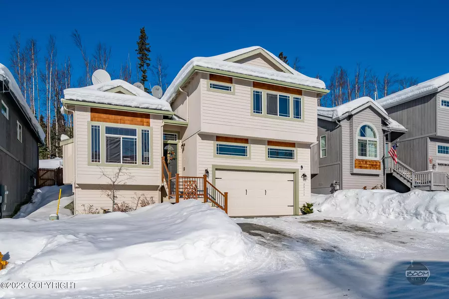 20519 Birch Crest LN, Eagle River, AK 99577