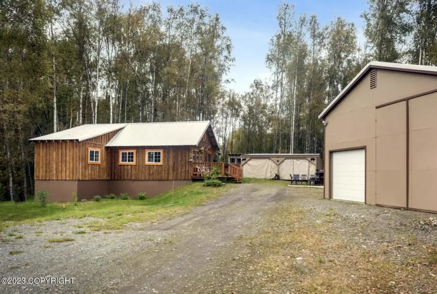 24473 W Honeybee Lake DR, Willow, AK 99688