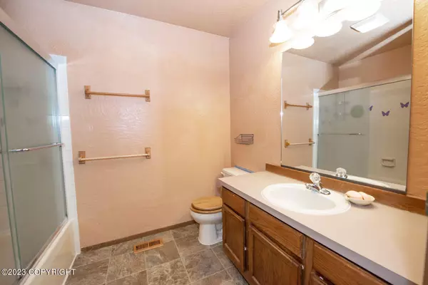 Anchorage, AK 99507,6311 Newt DR