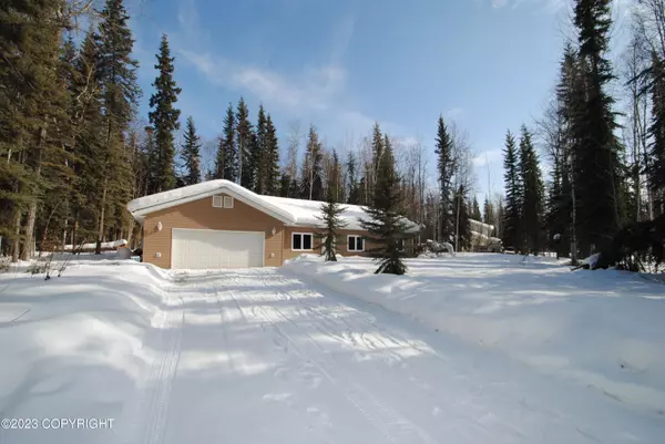 1090 Cloverleaf DR, North Pole, AK 99705