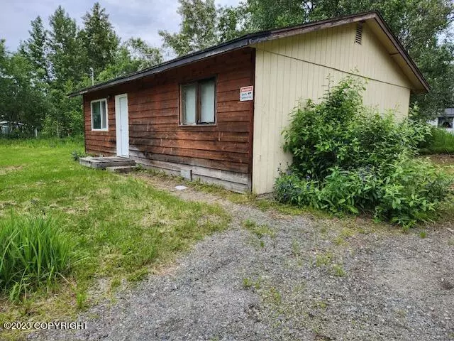 6105 S Northern Lights ST, Wasilla, AK 99623