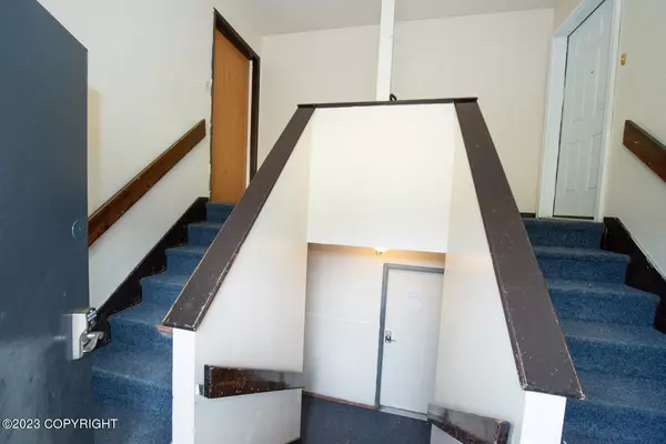 Anchorage, AK 99508,527 N Klevin ST