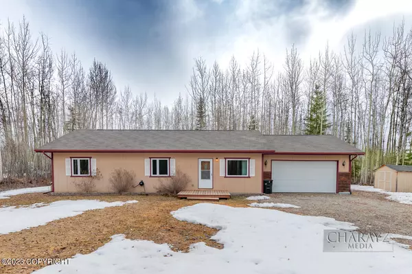 2330 Planters LN, North Pole, AK 99705