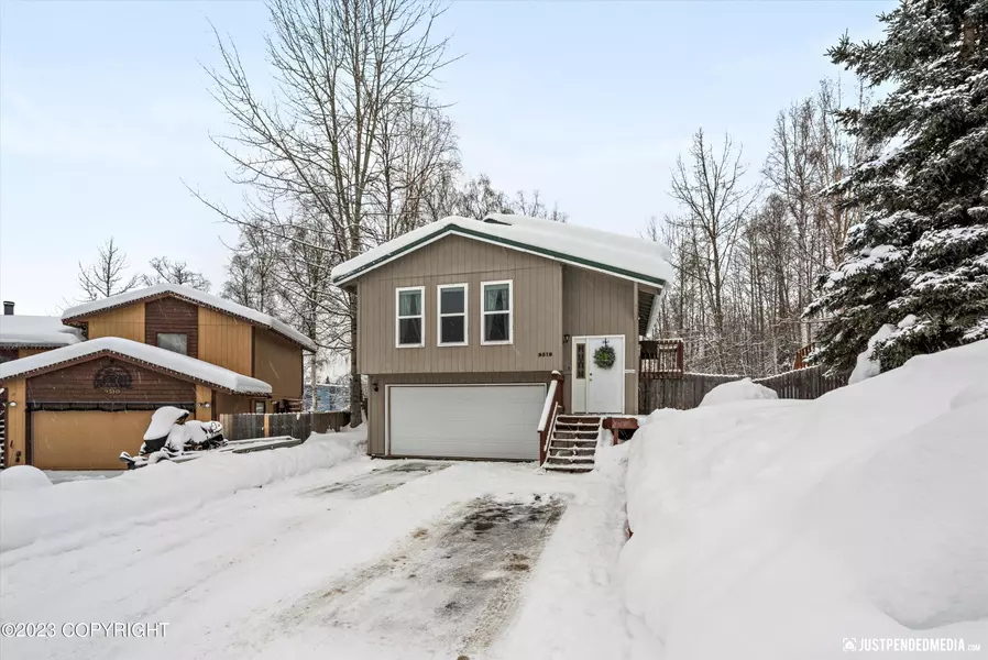 9518 W Parkview Terrace LOOP, Eagle River, AK 99577