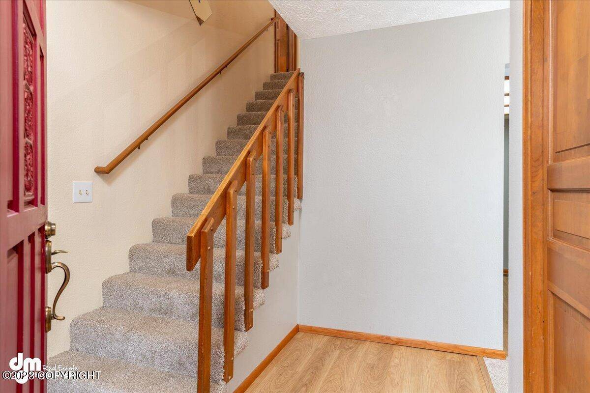 Anchorage, AK 99517,3050 Bridle LN