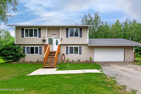 10000 E Strand DR, Palmer, AK 99645