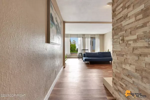 Anchorage, AK 99501,1300 W 7th AVE #206