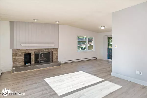 Anchorage, AK 99504,2502 Kilkenny CIR