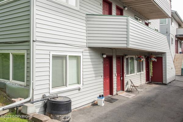 7141 Weimer RD #14, Anchorage, AK 99502