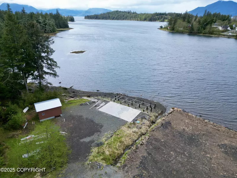1465 Elizabeth Gardner DR, Craig, AK 99921