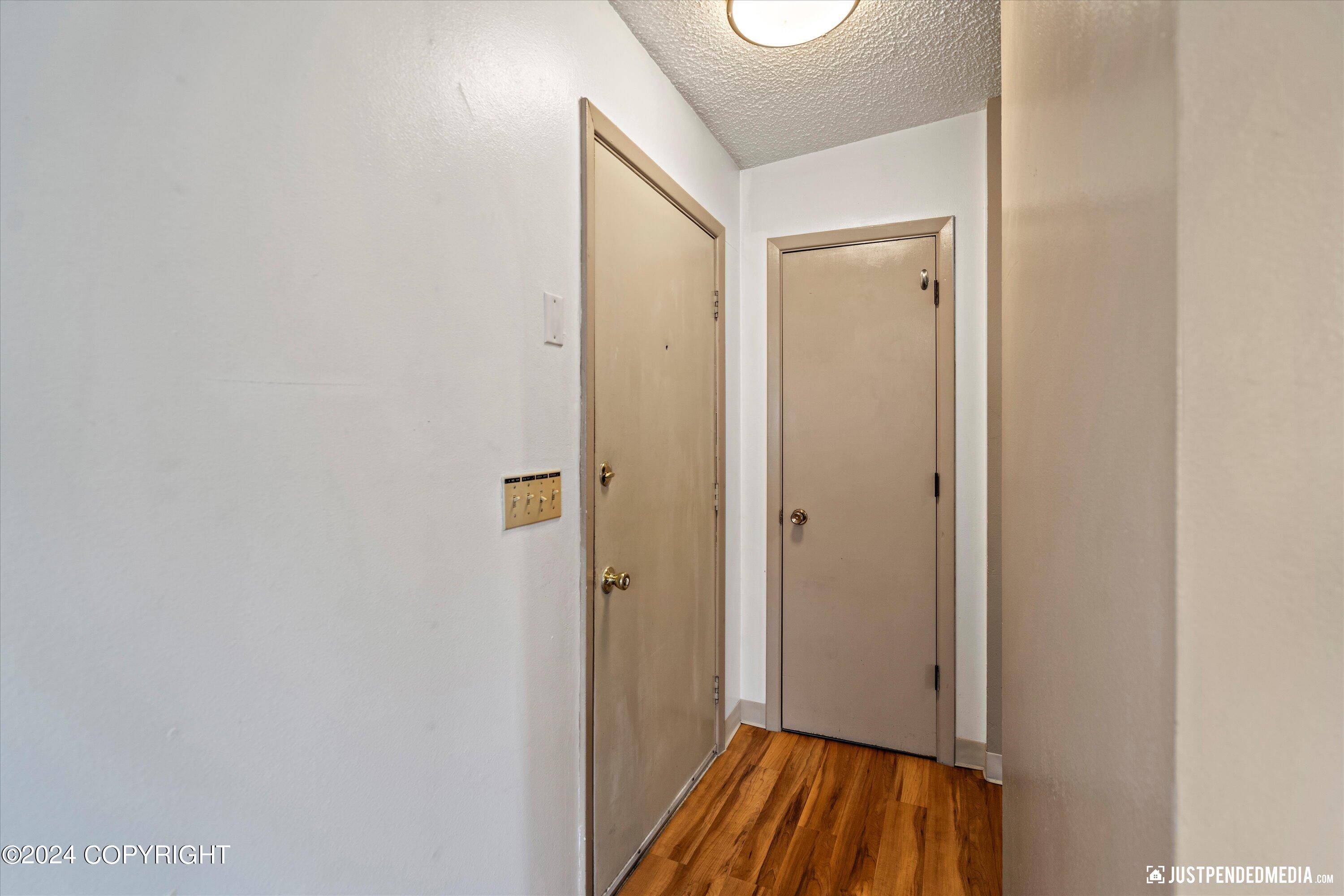 Anchorage, AK 99517,3107 W 33rd AVE