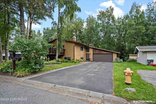 Anchorage, AK 99515,12820 Oomiak CIR